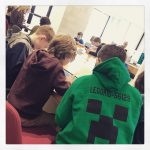A group of young people playing MinCraft at a MakoEducation Event.